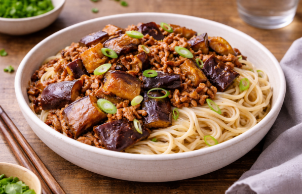 Nouilles sautées au porc et aubergines fondantes, façon Cookeo