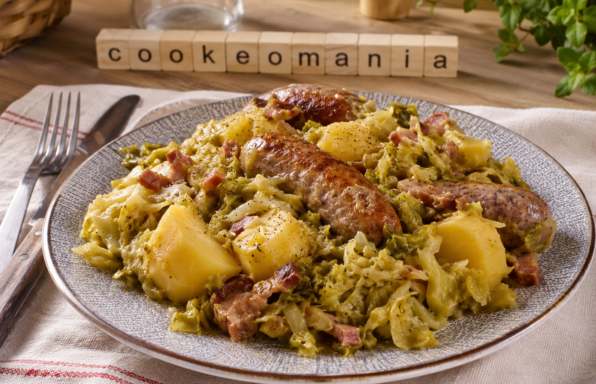 Chou vert et saucisses au Cookeo, le plat rustique qui réchauffe toute la tablée