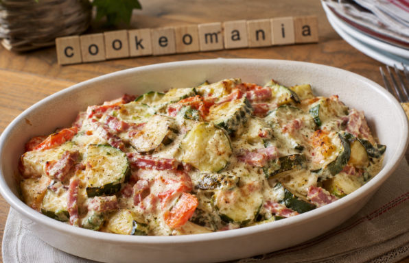 Courgettes au chèvre, lardons et tomates au Cookeo, le plat fondant qui sent bon l’été