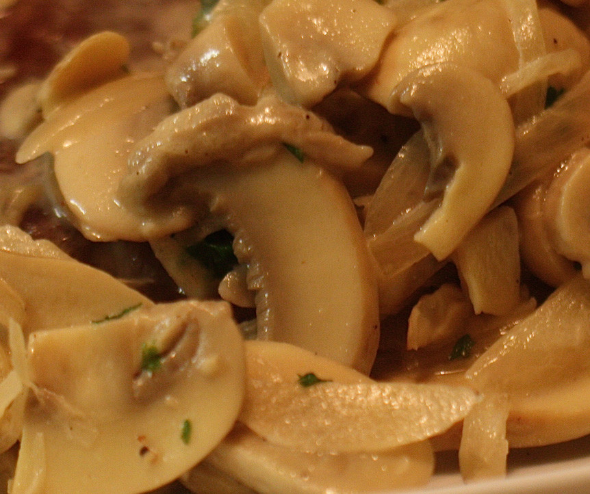 Champignons et oignons à la crème fraîche au cookeo Cookeo Mania