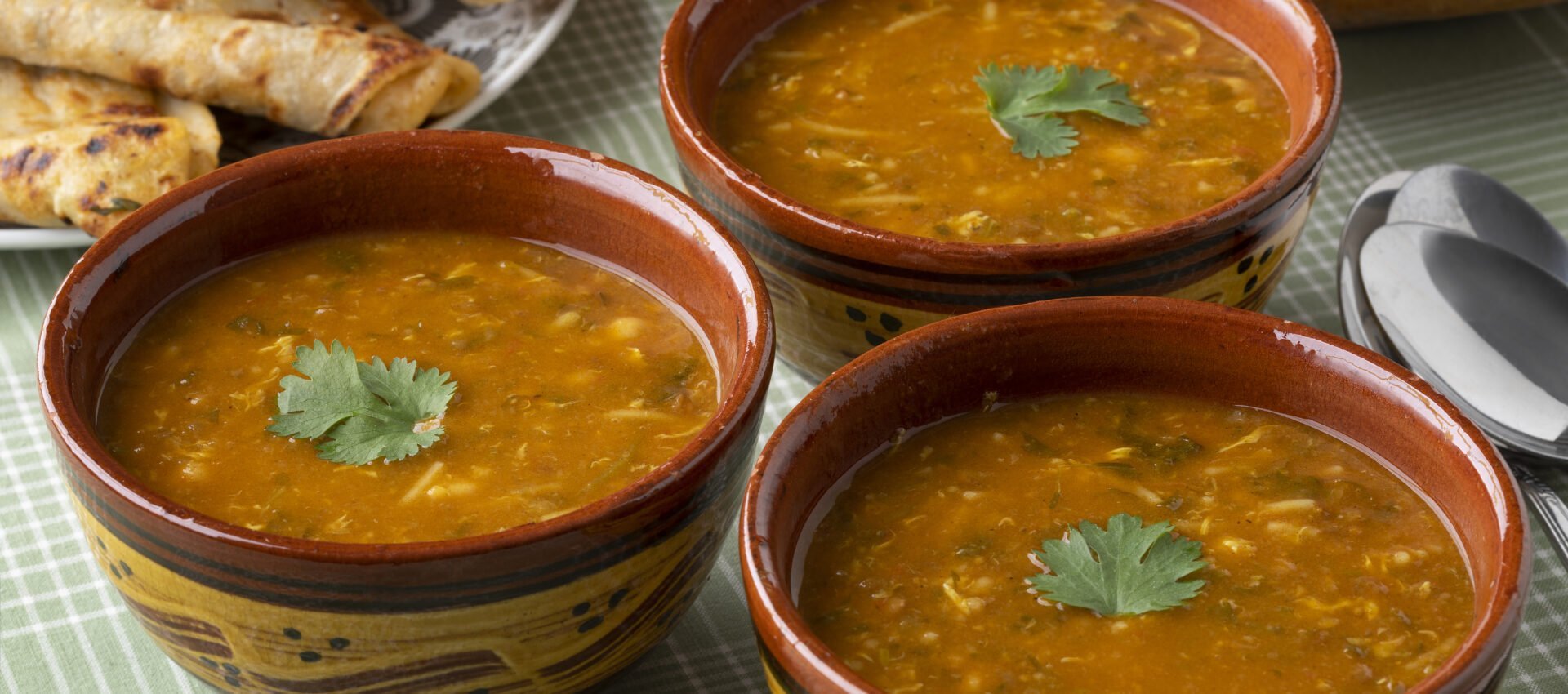 Harira traditionnelle au Cookeo servie dans un bol