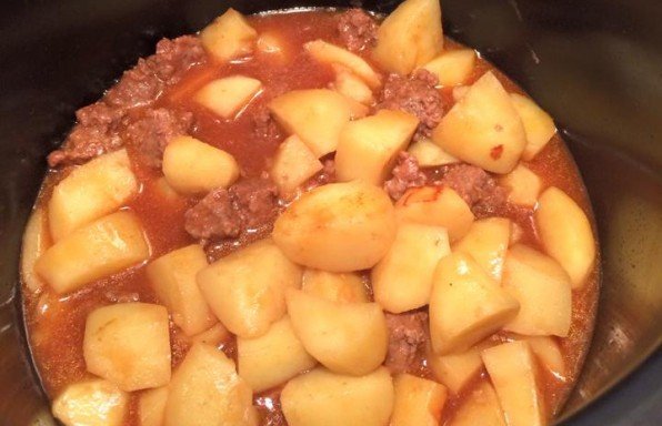 Steak haché, pommes de terre au cookeo