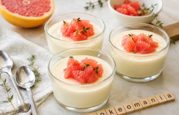 Panna cotta thym et pamplemousse au Cookeo, un dessert frais et parfumé qui change