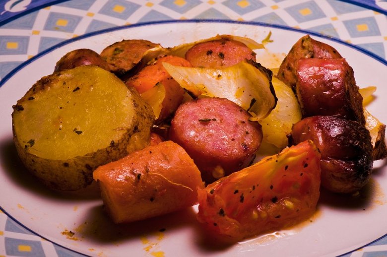 Recette cookeo Saucisses fumées et pommes de terre au cookeo - Cookeo Mania