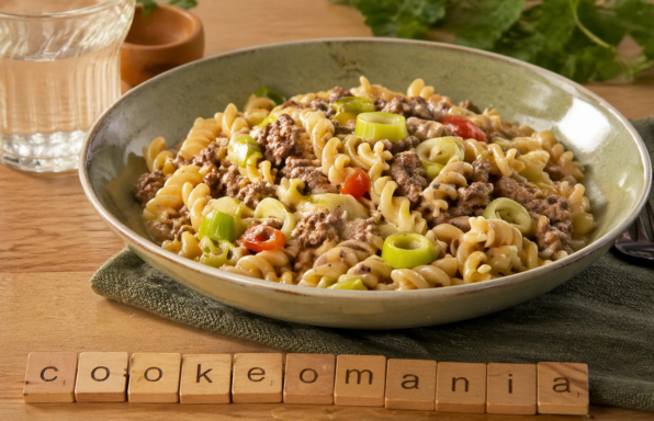 Préparez des torsettes au bœuf haché et aux légumes au Cookeo, une recette légère façon WW avec poireau, tomates et crème, simple et savoureuse.