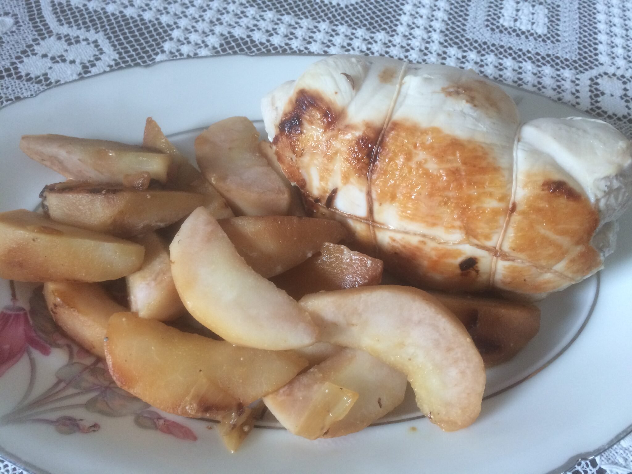 Rôti de dinde au roquefort et poires