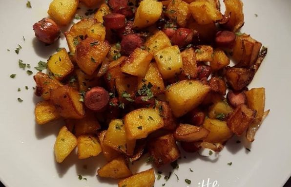 Pommes de terre sautées, knackis, oignons au cookeo