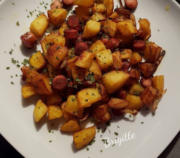 Pommes de terre sautées, knackis, oignons au cookeo