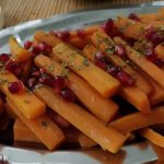 Carottes croquantes aux grenades et houmous au cookéo