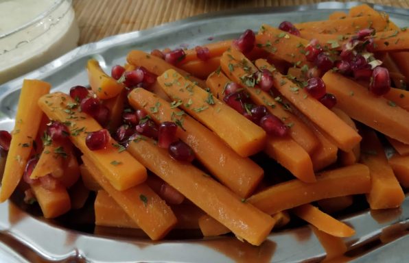 Carottes croquantes aux grenades et houmous au cookeo