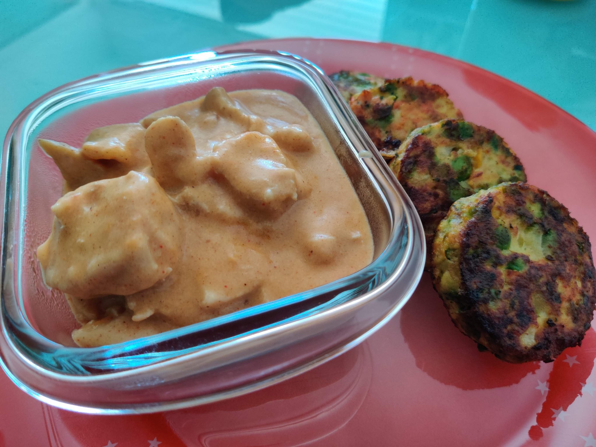 Poulet à la crème et paprika au cokeo