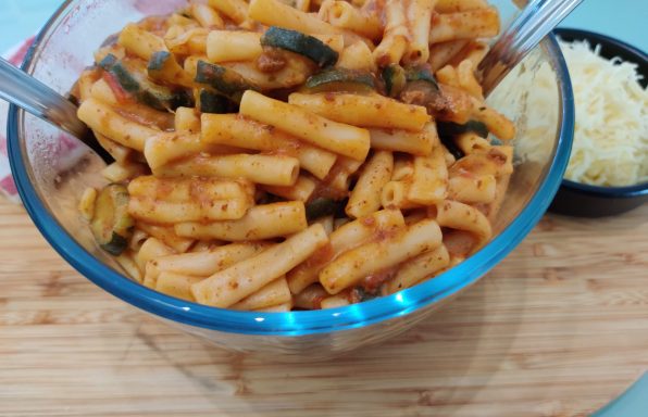 Pâte et courgette à la bolognaise rapide au cookeo
