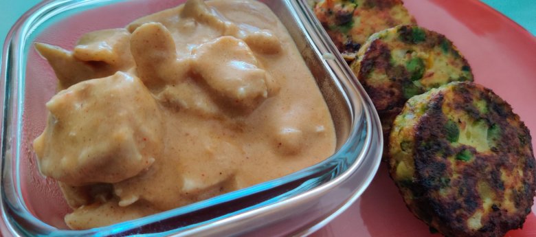 Poulet à la crème et paprika au cokeo