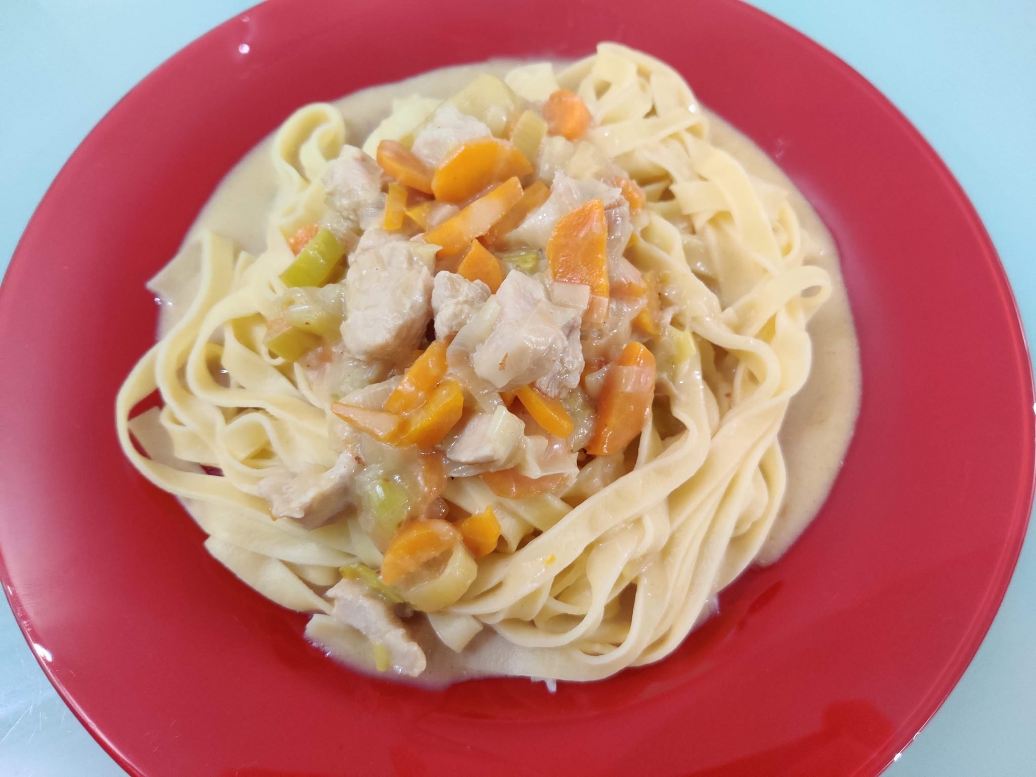 Tagliatelles dinde et légumes à la crème au cookeo