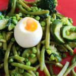 Oeuf dans son nid de légumes verts au robot multi-cuiseur cookéo