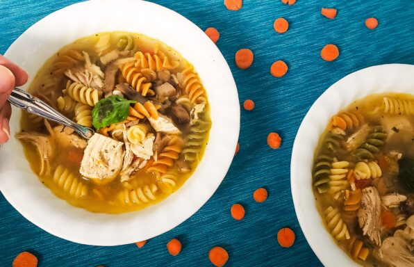 Soupe de poulet et pâtes tricolores au cookeo