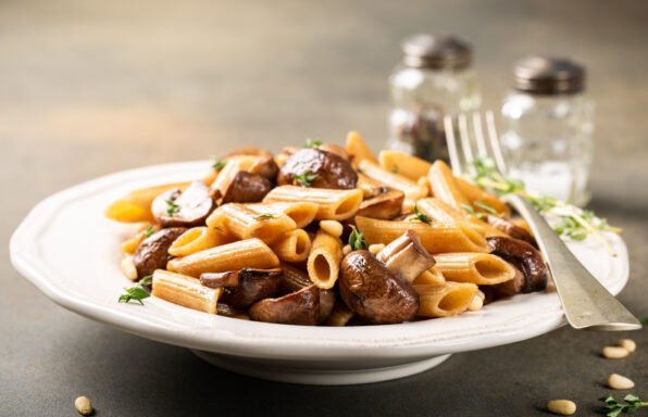 Servir dans une assiette avec un peu de pignons de pin au cookeo