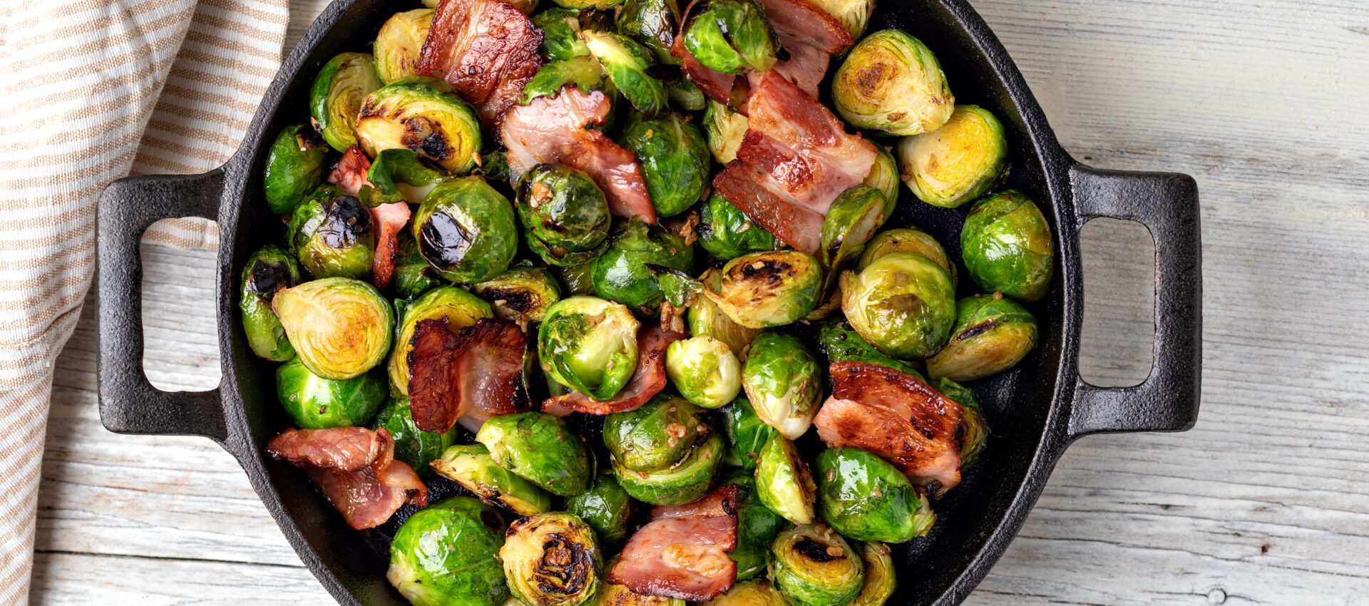Choux de Bruxelles et bacon rôti à l'extra crisp au cookeo
