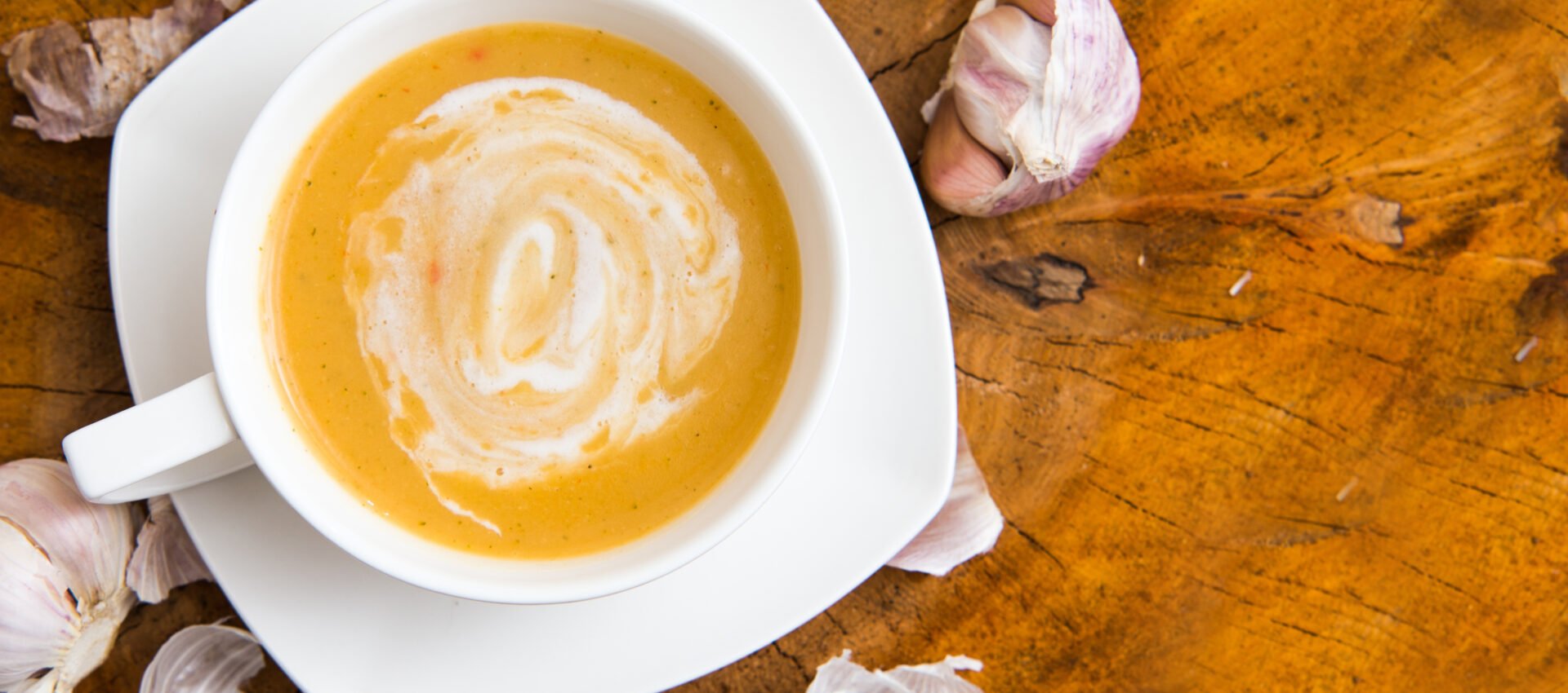 Soupe à l'ail crémeuse au cookeo