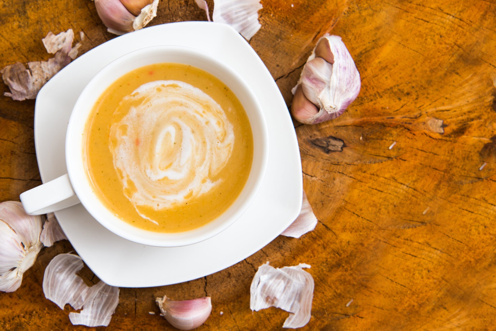 Soupe à l'ail crémeuse au cookeo