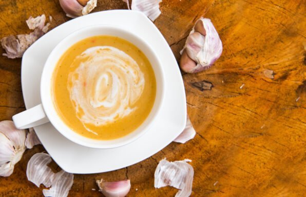 Soupe à l'ail crémeuse au cookeo