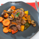Sauté d&rsquo;agneau aux légumes colorés au robot multi-cuiseur Moulinex