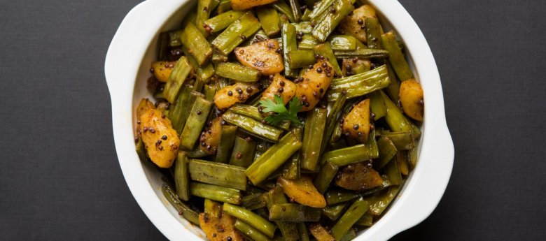 Haricots plats et pommes de terre aux épices