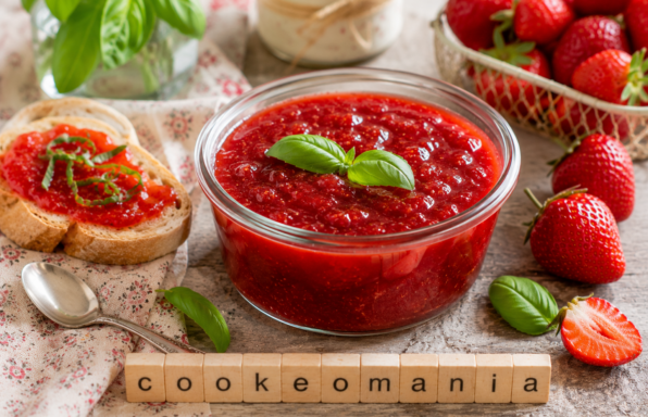 Confiture délicate de fraises et basilic au Cookeo