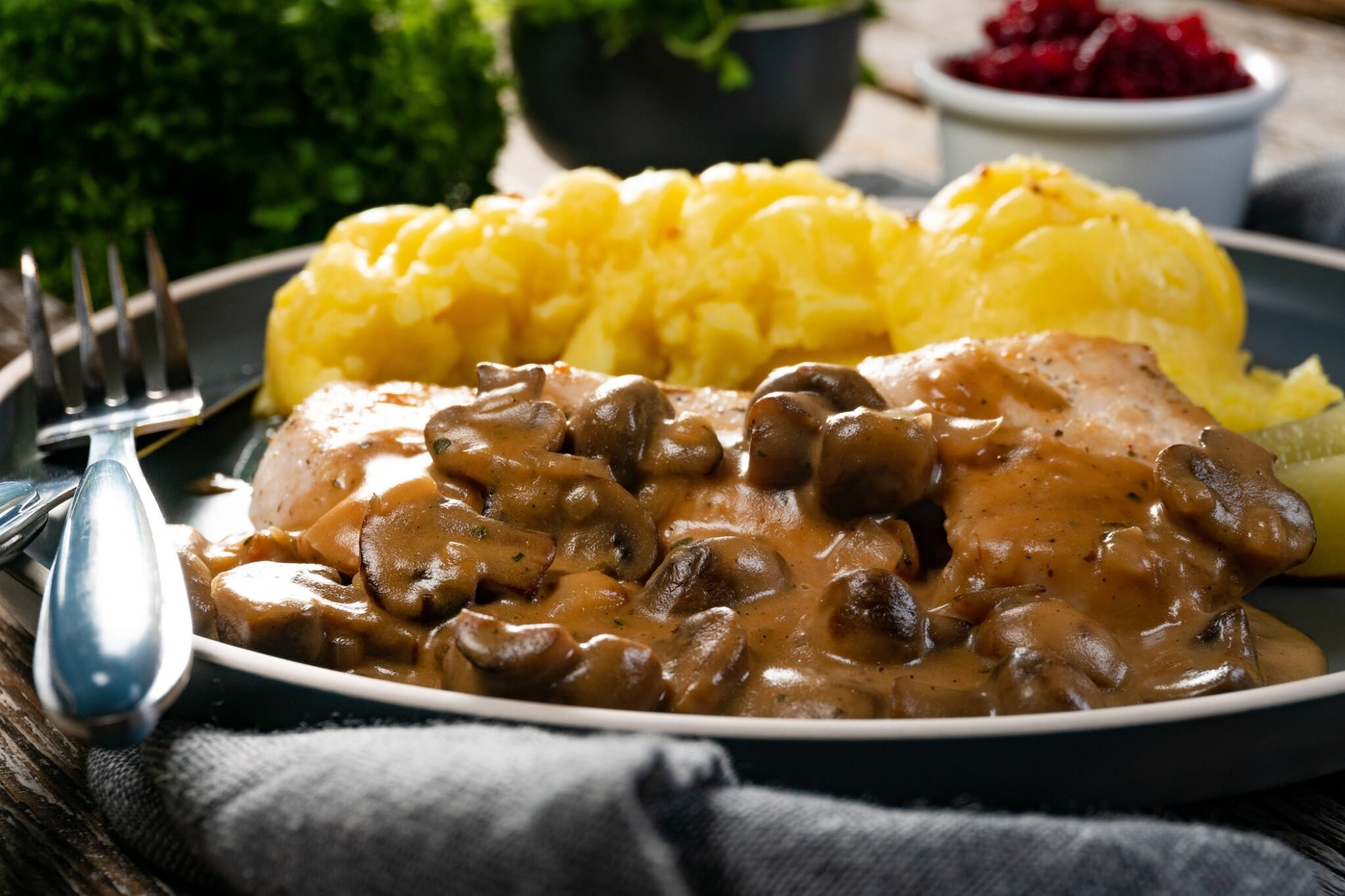 Blanc de Poulet en Sauce Crémeuse aux Champignons