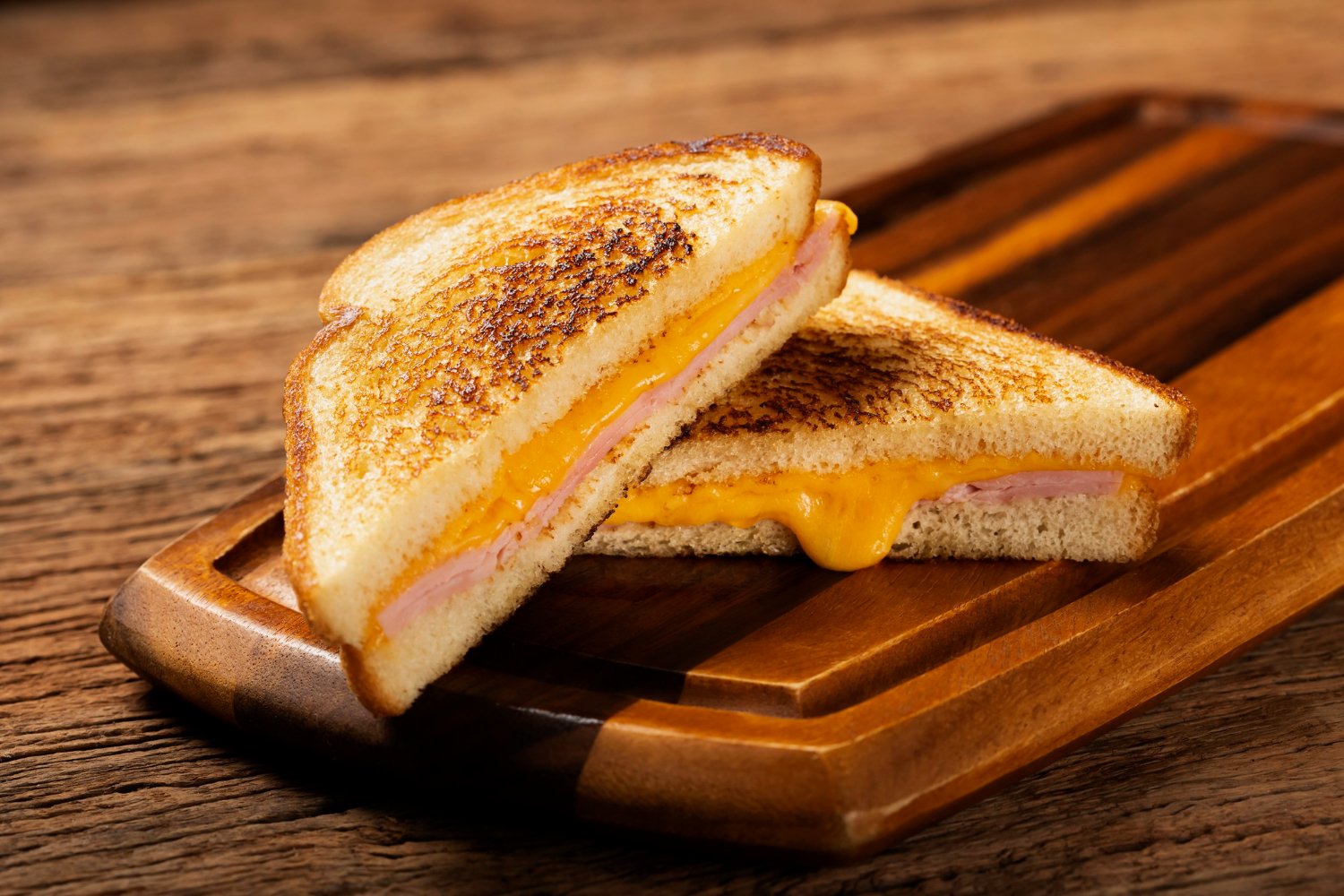 Cuir un Croque Monsieur au Cheddar avec l'Extra Crisp