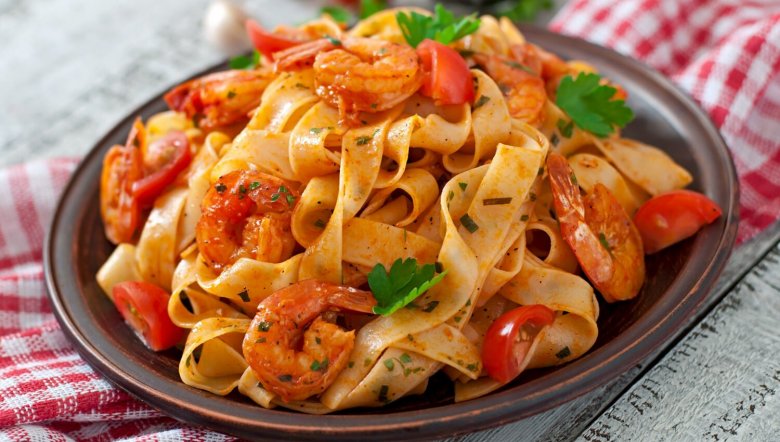 Fettuccine aux Crevettes, Tomates et Herbes au Cookeo