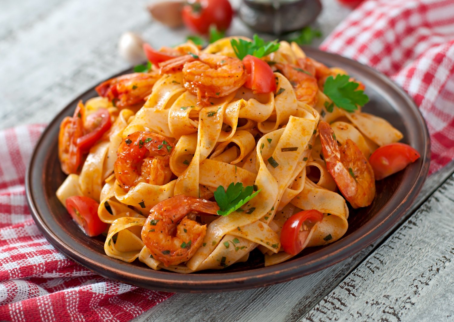 Fettuccine aux Crevettes, Tomates et Herbes au Cookeo