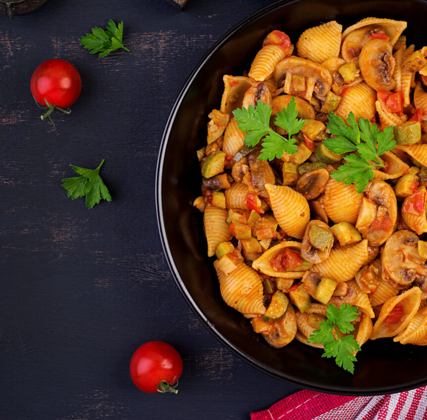 Coquilles de pâtes italiennes aux légumes en sauce tomate au cookeo