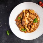 Coq au Vin et pommes de terre au robot multi-cuiseur cookéo