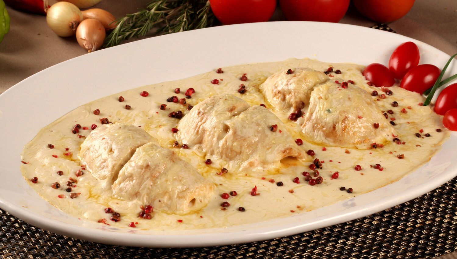 Blanc de Poulet Entier à la Sauce Crémeuse