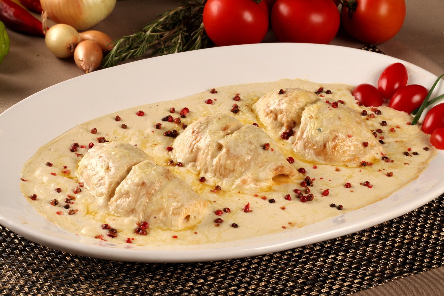 Blanc de Poulet Entier à la Sauce Crémeuse