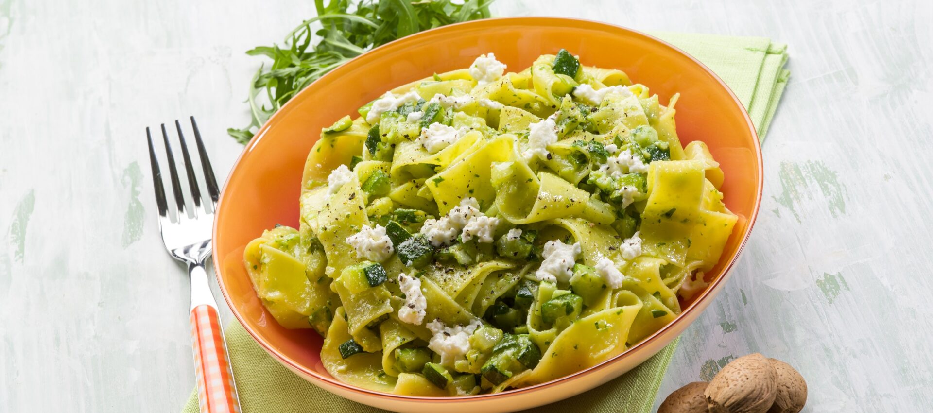 Tagliatelles au Cookeo : Roquette, Amandes et Ricotta