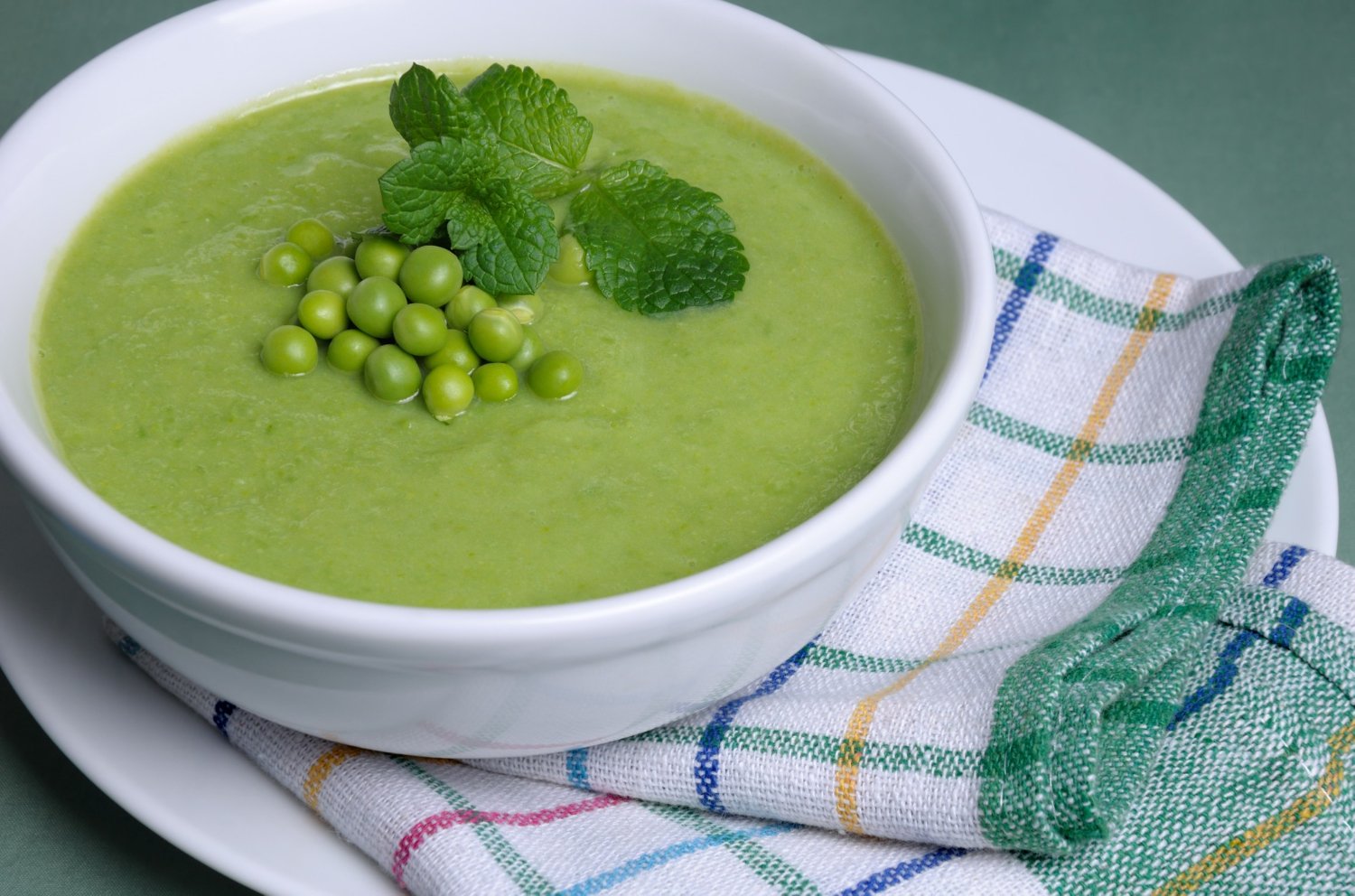 Soupe Veloutée de Petits Pois et Menthe