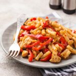 Penne au Poulet, Poivrons et Sauce Tomate-Crème au cookeo