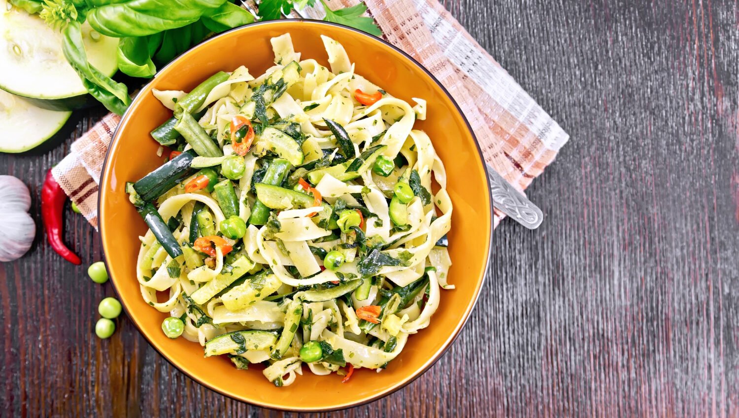 Tagliatelles aux Courgettes, Petits Pois et Haricots Verts au cookeo