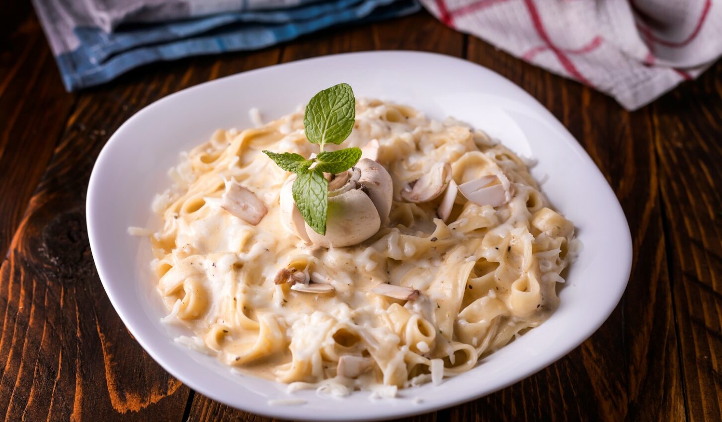 Fettuccine aux Champignons et à la Crème d'Ail