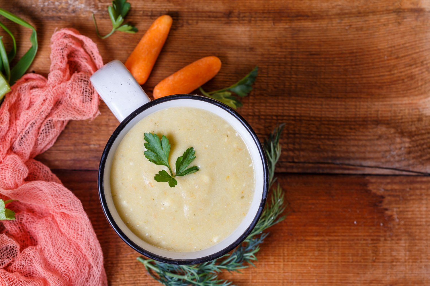 Soupe poireau pomme de terre : Recette facile et réconfortante